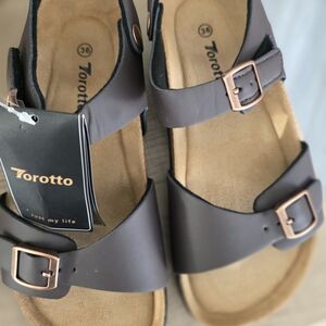 Torotto Brown Sandals with Buckle
